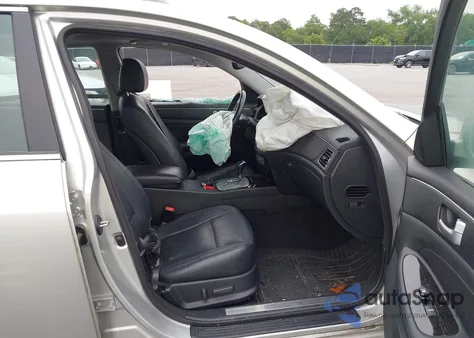 2013 Hyundai Genesis 3.8 z USA, uszkodzony, nr VIN KMHGC4DD9DU212934